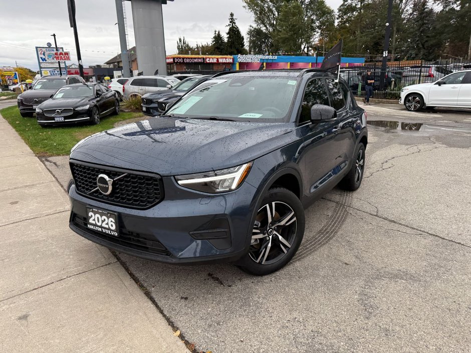 2026 Volvo XC40 Core (Dark Theme)-4