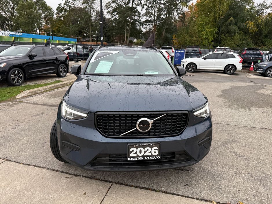 2026 Volvo XC40 Core (Dark Theme)-6