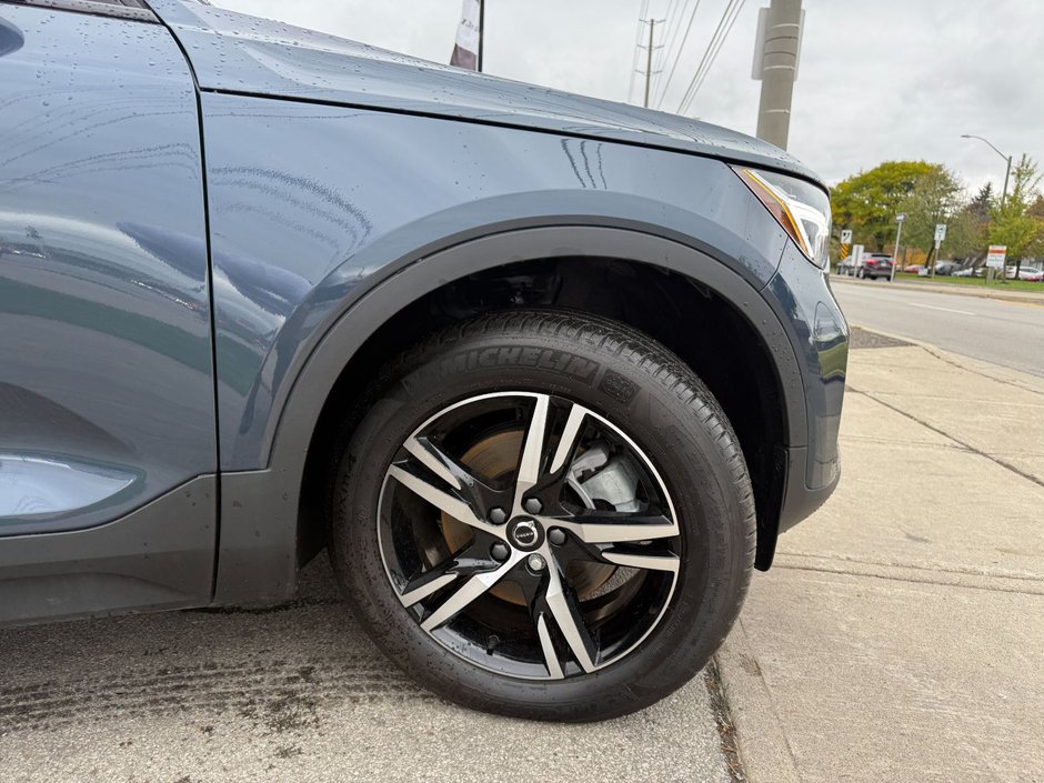2026 Volvo XC40 Core (Dark Theme)-24