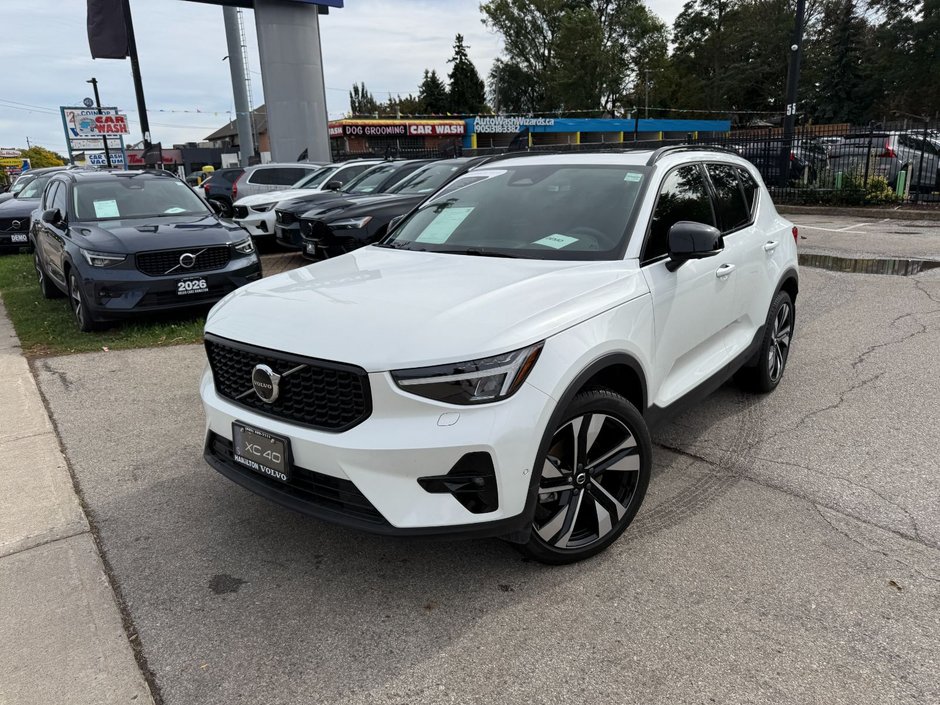 2026 Volvo XC40 Plus (Dark Theme)-4