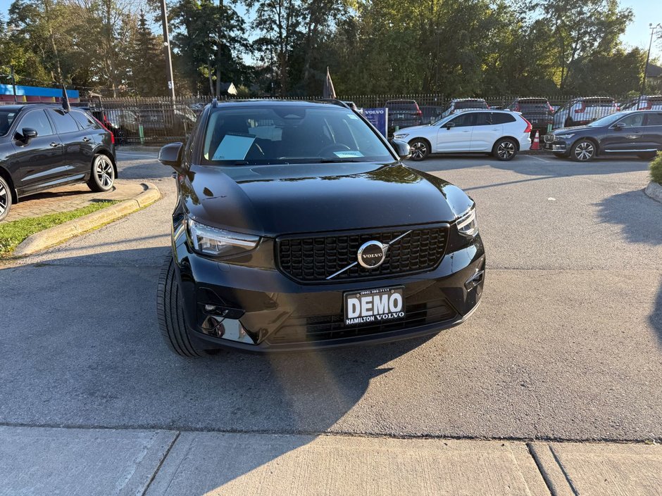 2026 Volvo XC40 Plus (Dark Theme)-6