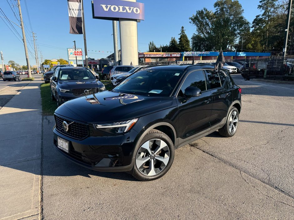 2026 Volvo XC40 Plus (Dark Theme)-3