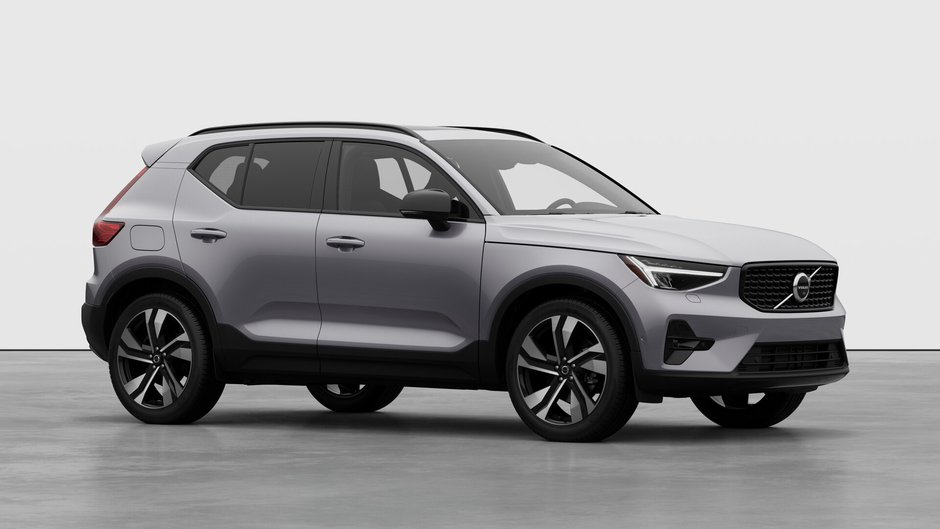2026 Volvo XC40 Plus Dark Theme-2