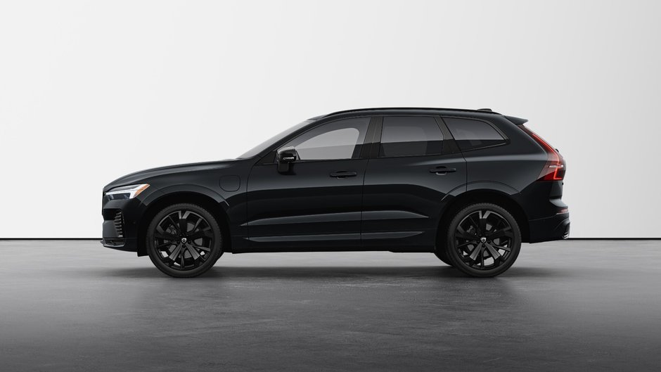 2025 Volvo XC60 Plug-in Hybrid Ultra Black Edition-5