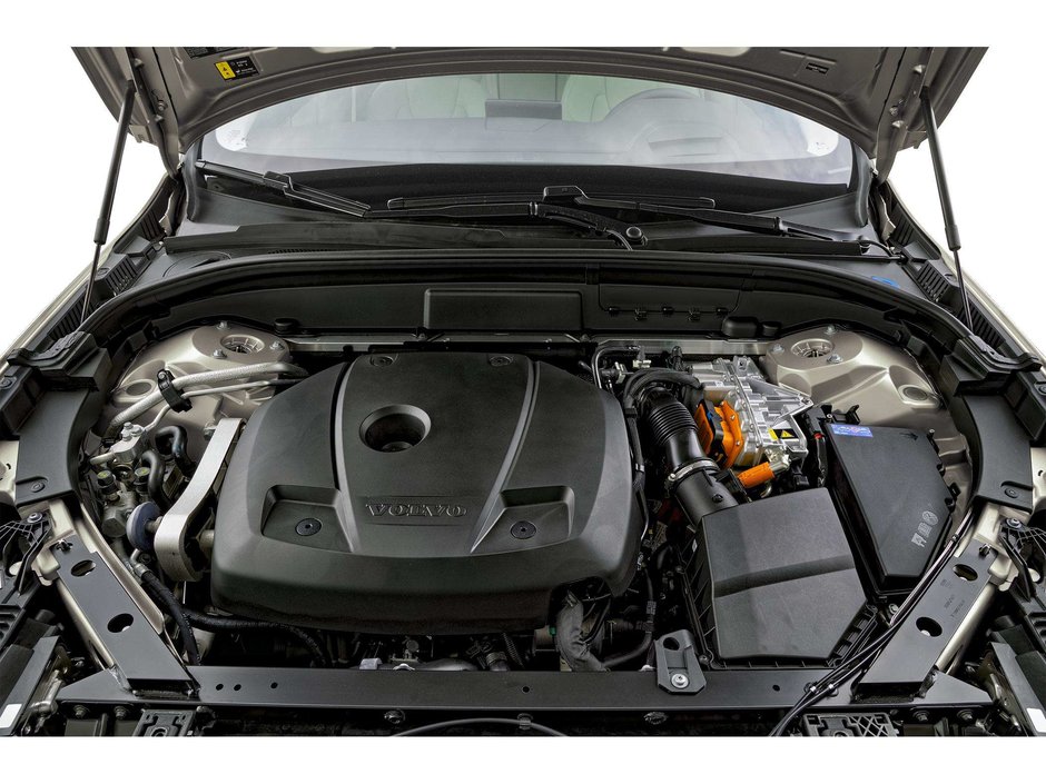 2027 Volvo XC60 Plug-In Hybrid Ultra Dark Theme-6