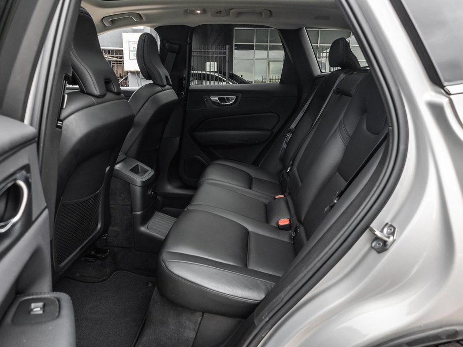 2022 Volvo XC60 Recharge Inscription Expression-31