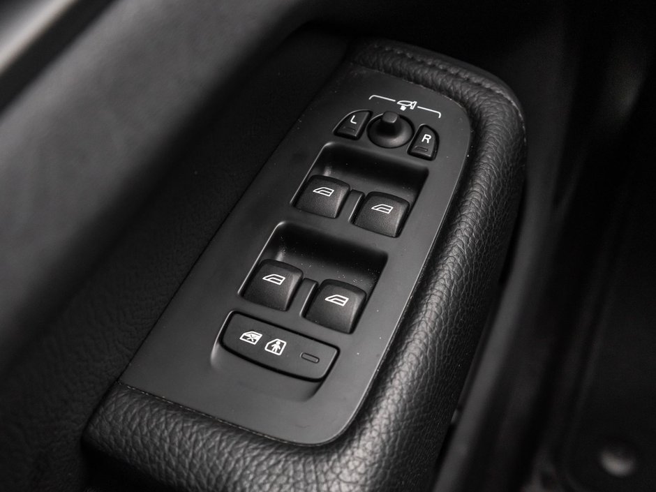 2022 Volvo XC60 Recharge Inscription Expression-16