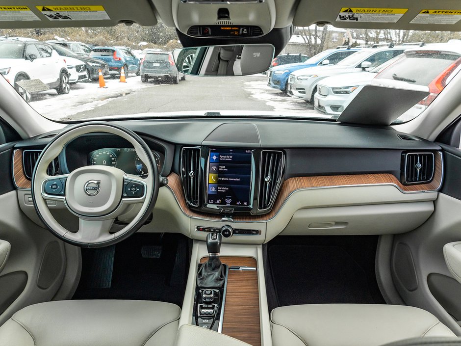 2021 Volvo XC60 Momentum-28
