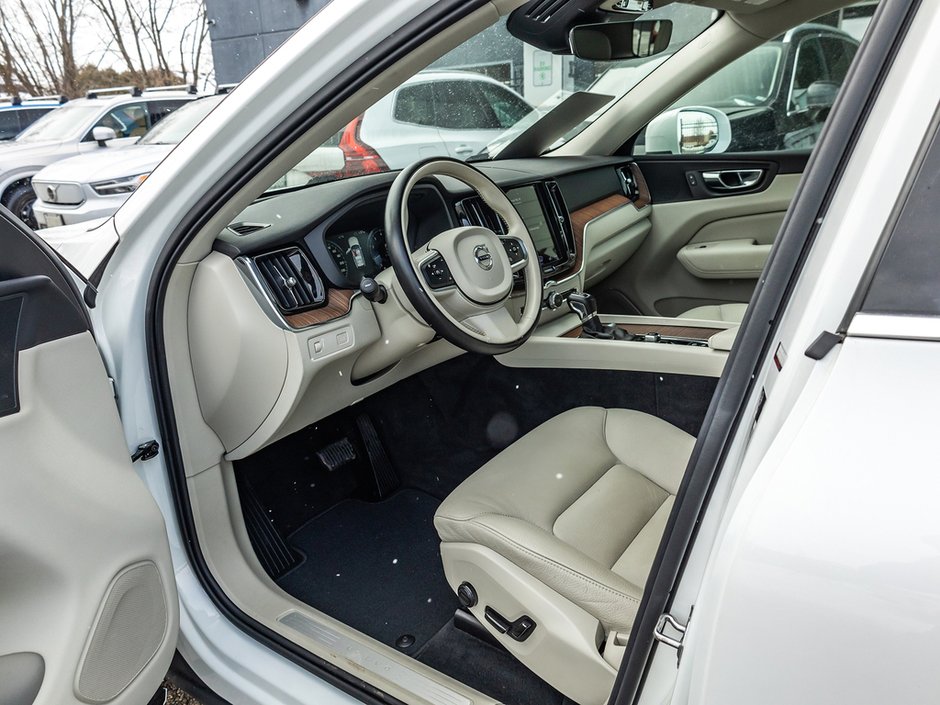 2021 Volvo XC60 Momentum-7