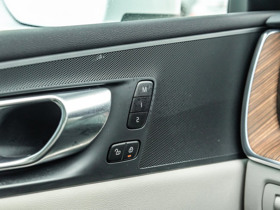 2021 Volvo XC60 Momentum-15