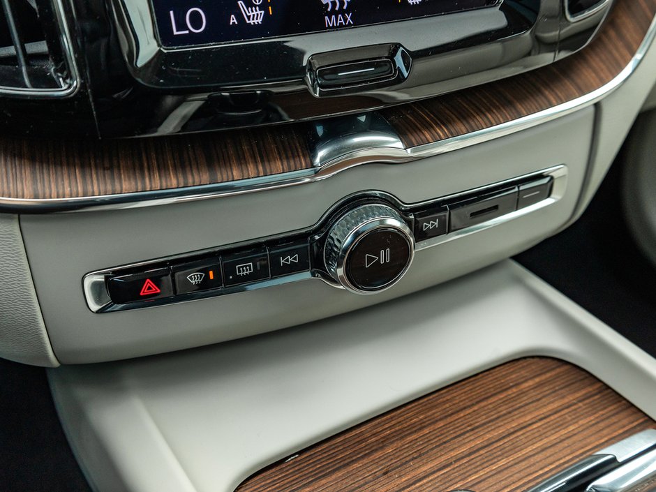 2021 Volvo XC60 Momentum-18