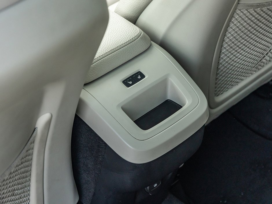 2021 Volvo XC60 Momentum-26