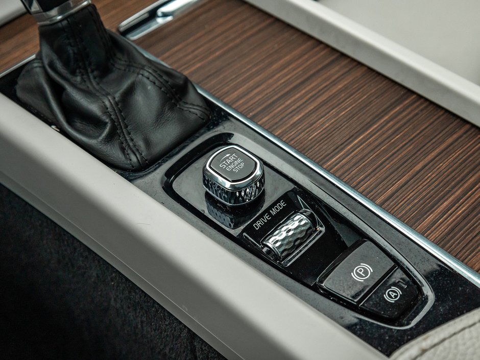 2021 Volvo XC60 Momentum-16