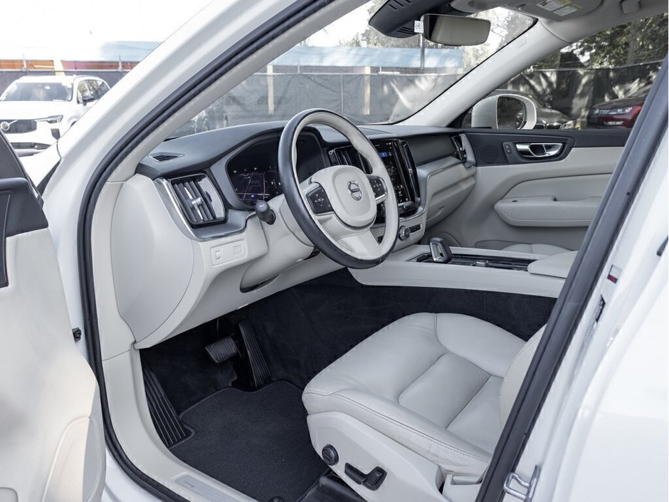 2022 Volvo XC60 Momentum-6