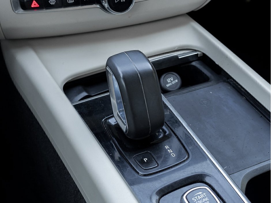 2022 Volvo XC60 Momentum-15