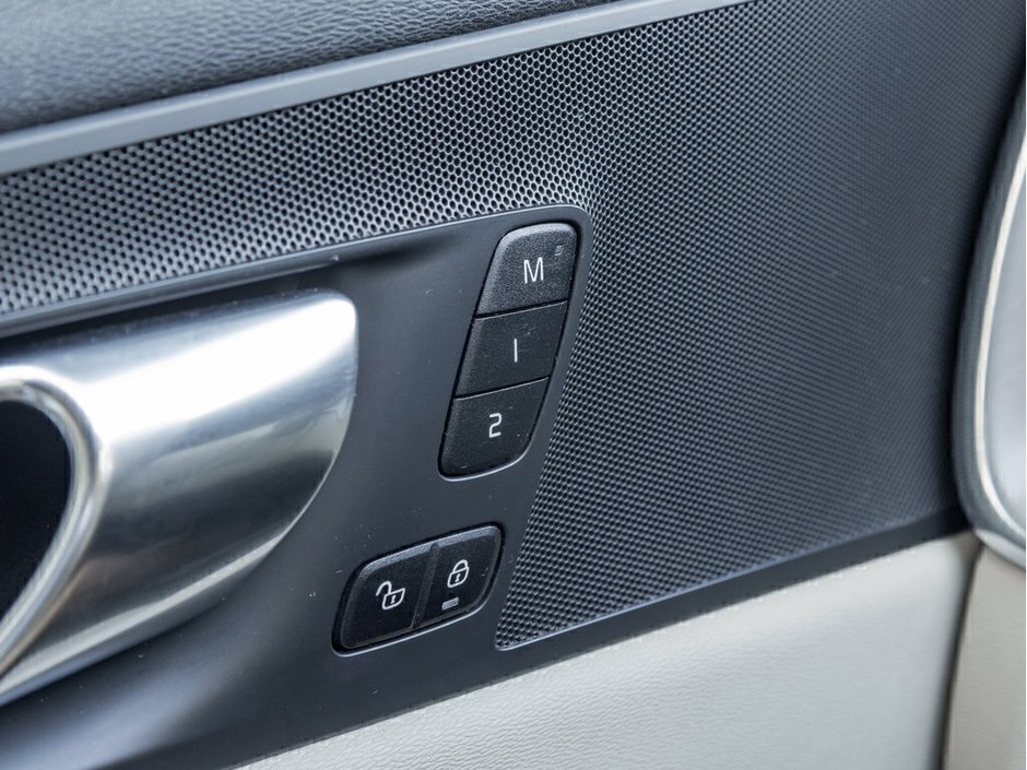 2022 Volvo XC60 Momentum-14