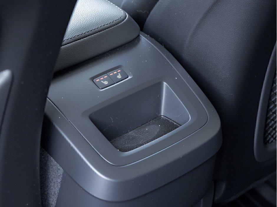 2022 Volvo XC60 Momentum-24