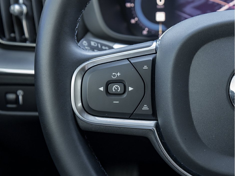 2022 Volvo XC60 Momentum-10