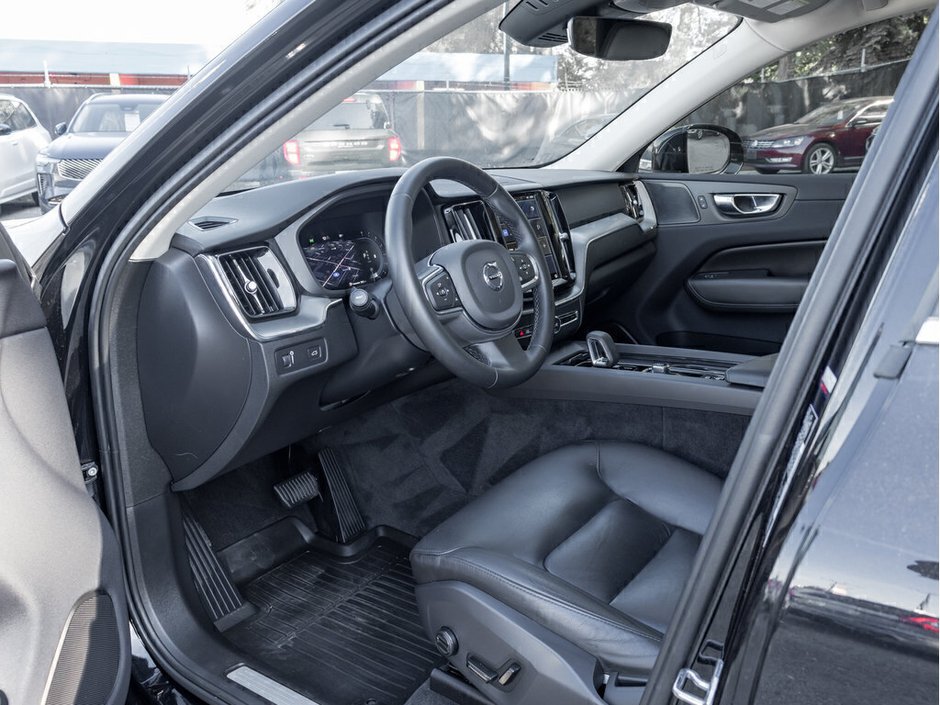 2022 Volvo XC60 Momentum-6