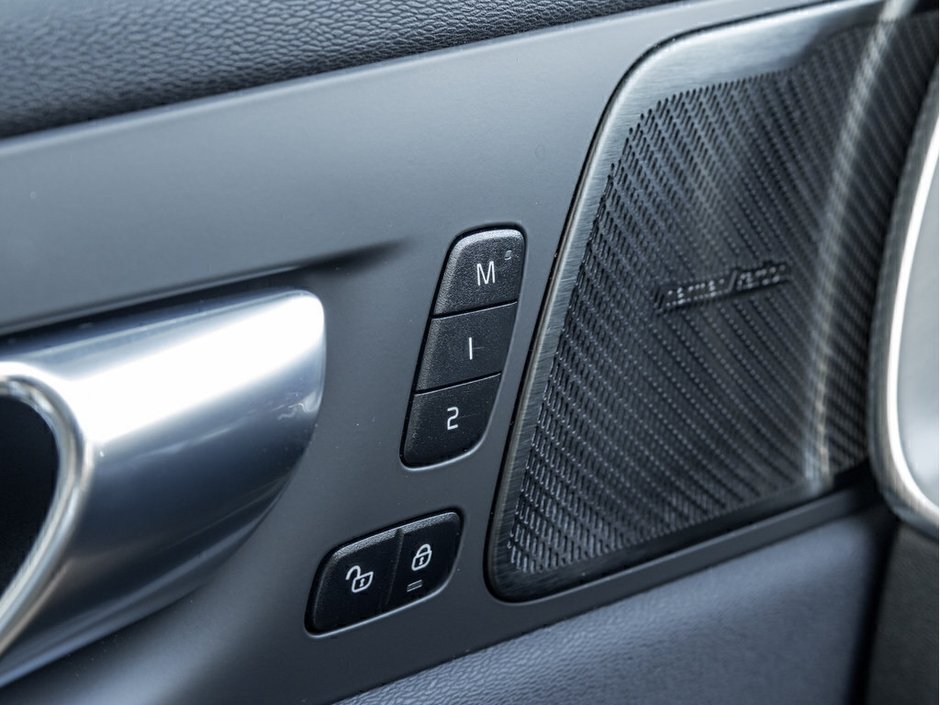 2022 Volvo XC60 Momentum-14