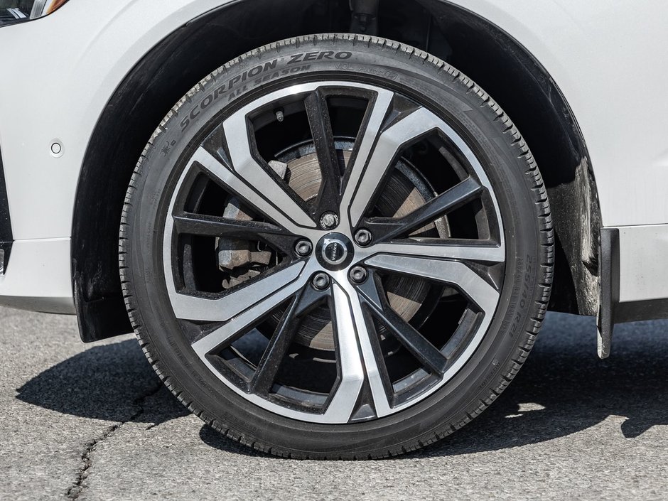 2022 Volvo XC60 R-Design-3