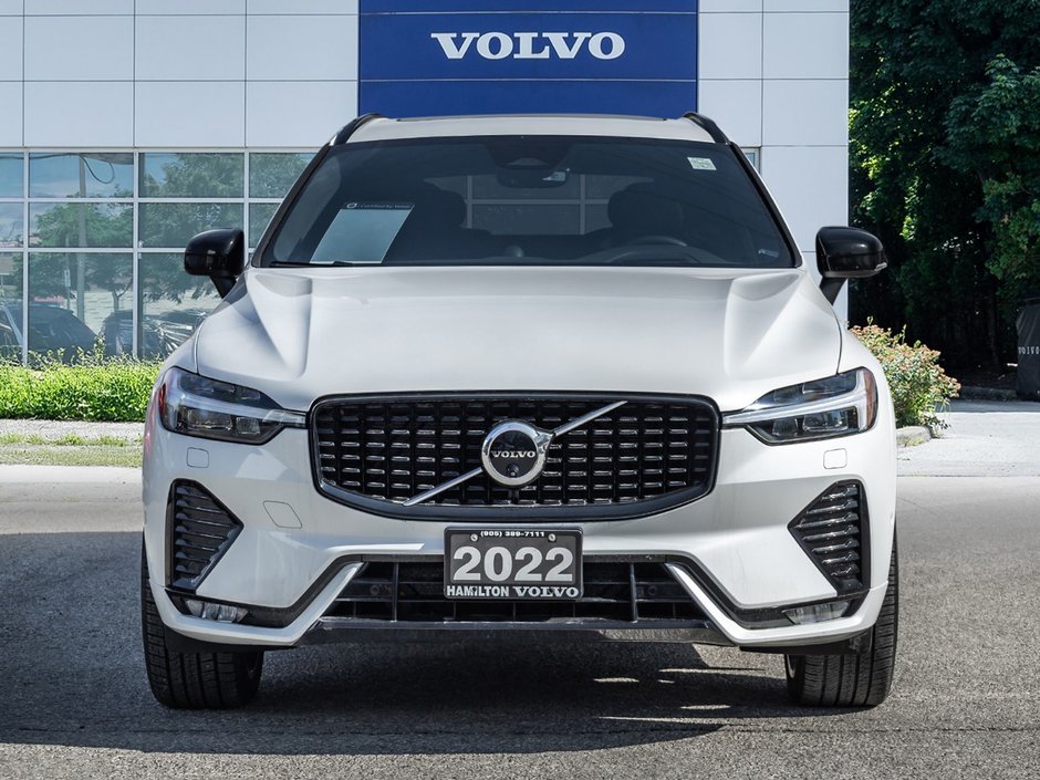 2022 Volvo XC60 R-Design-1