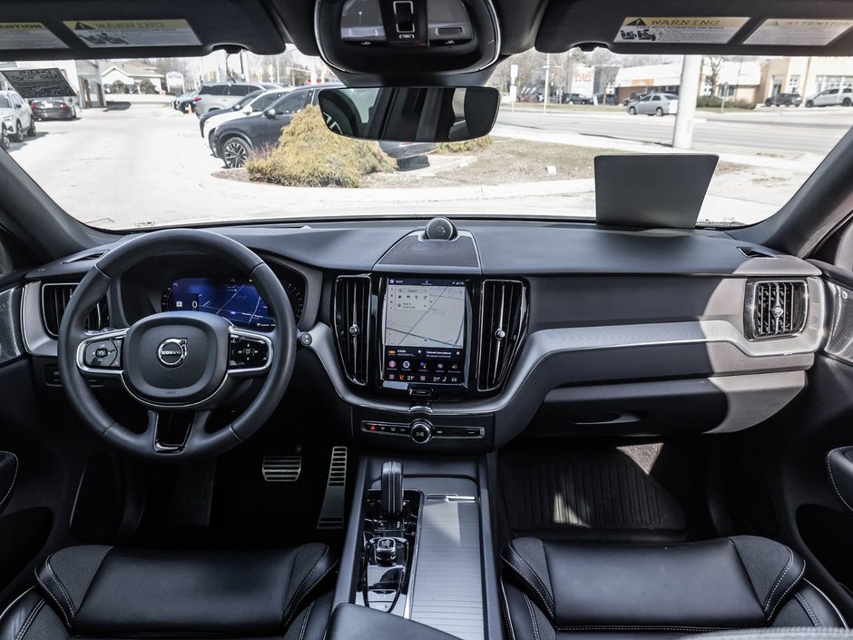 2022 Volvo XC60 R-Design-27