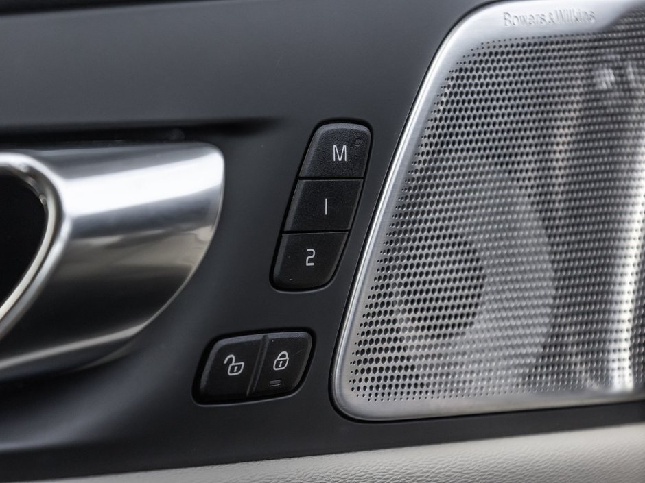 2022 Volvo XC60 Inscription-17