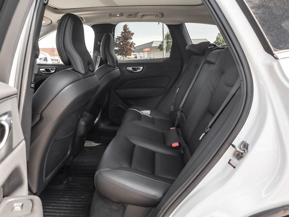 2022 Volvo XC60 Momentum-26
