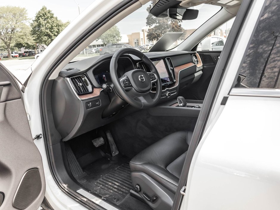 2022 Volvo XC60 Momentum-8