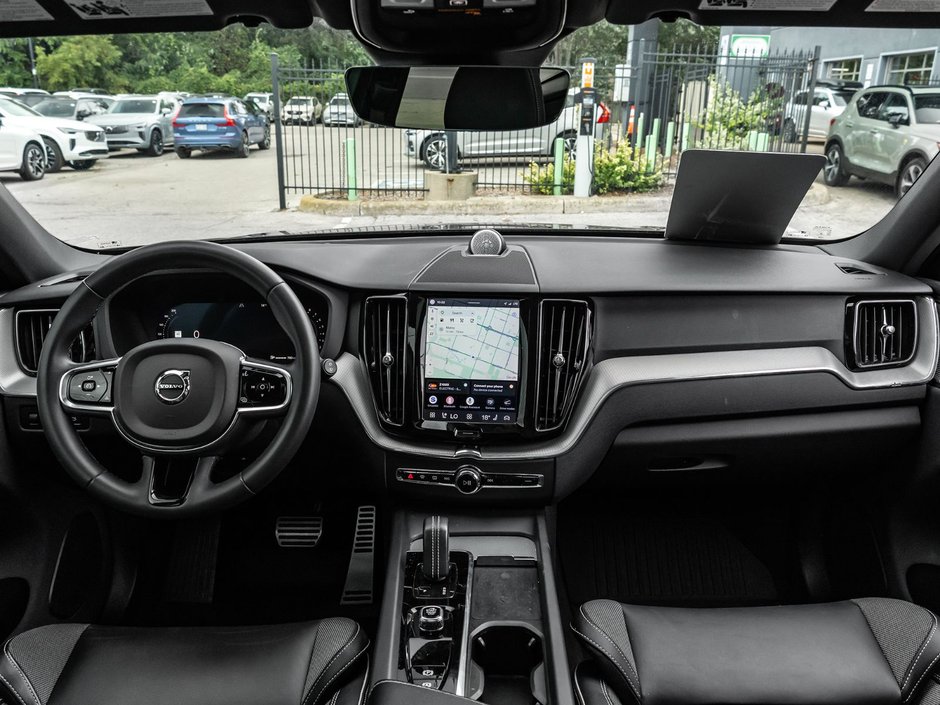 2022 Volvo XC60 R-Design-30