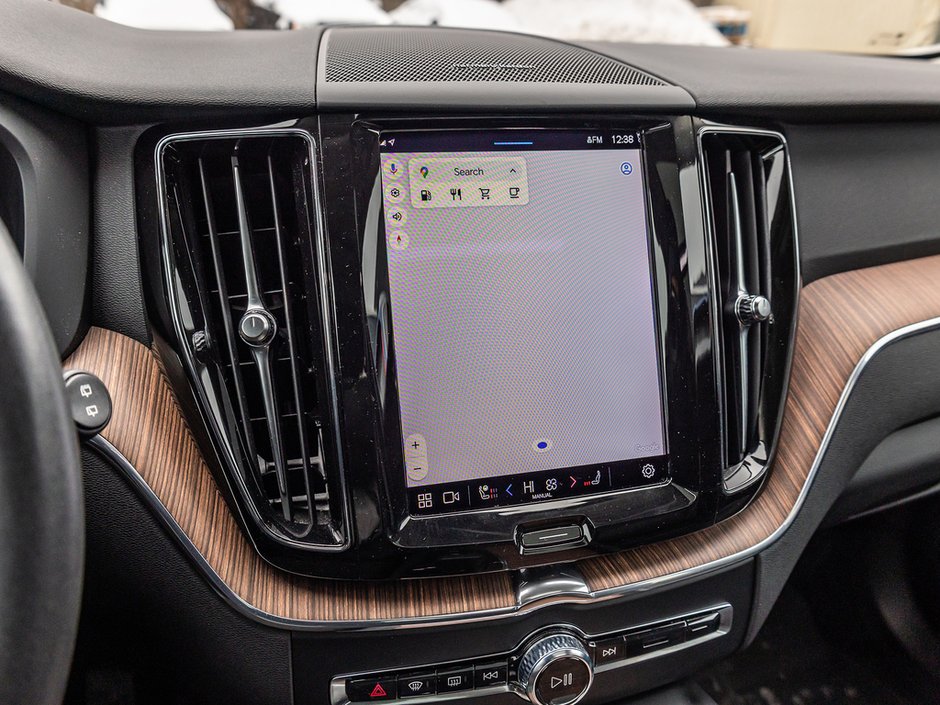 2023 Volvo XC60 Plus Dark Theme-11