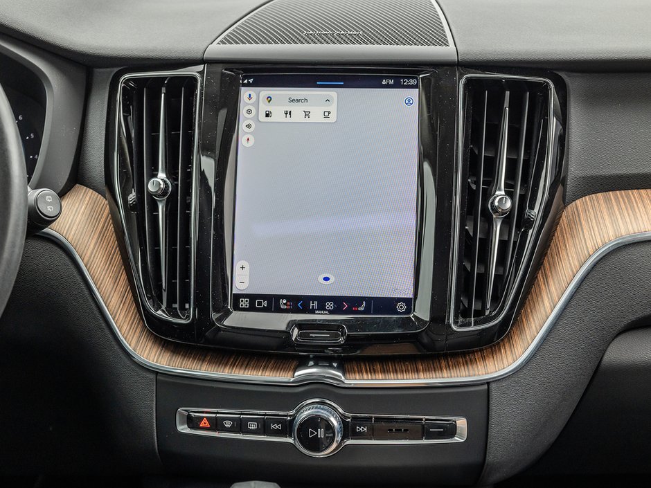 2023 Volvo XC60 Plus Dark Theme-26