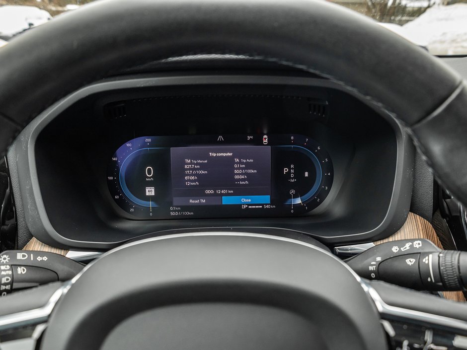 2023 Volvo XC60 Plus Dark Theme-9