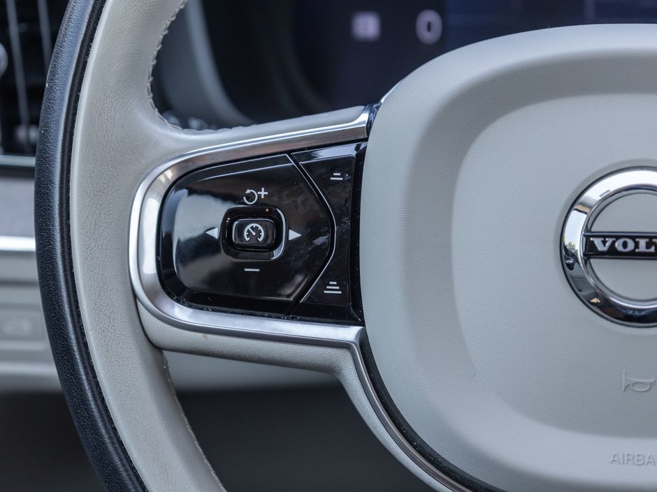 2023 Volvo XC60 Ultimate Bright Theme-11
