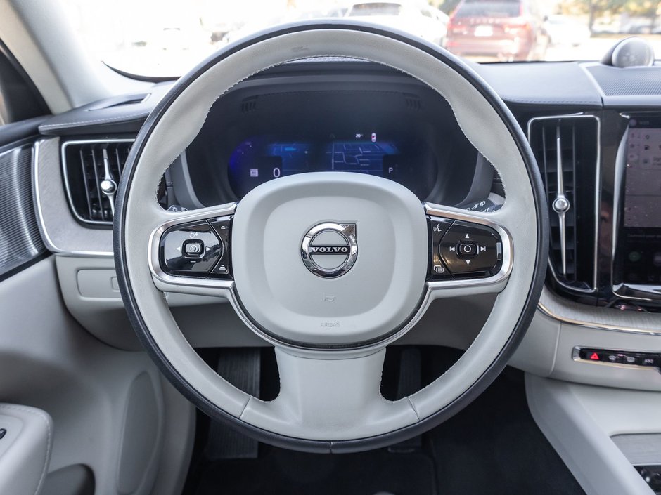 2023 Volvo XC60 Ultimate Bright Theme-10
