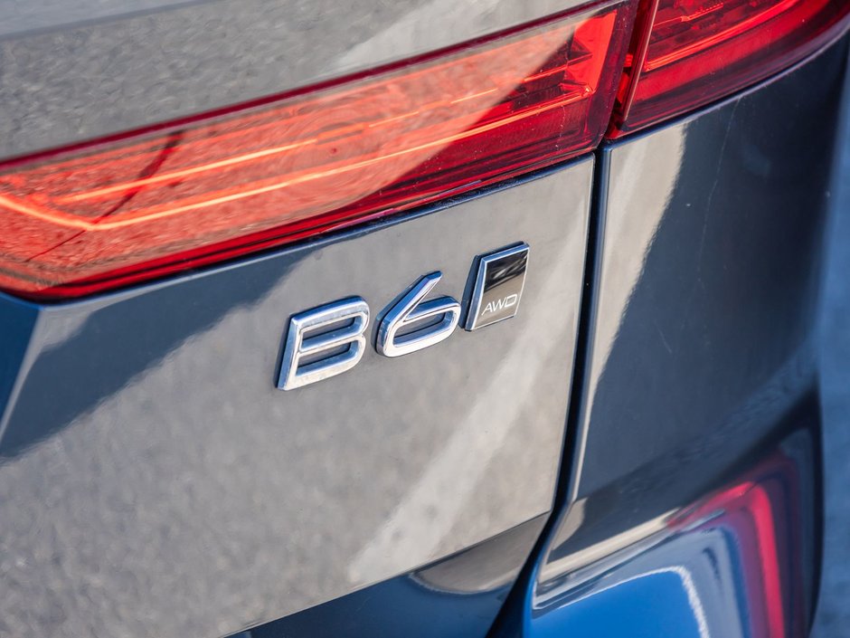 2023 Volvo XC60 Ultimate Bright Theme-8