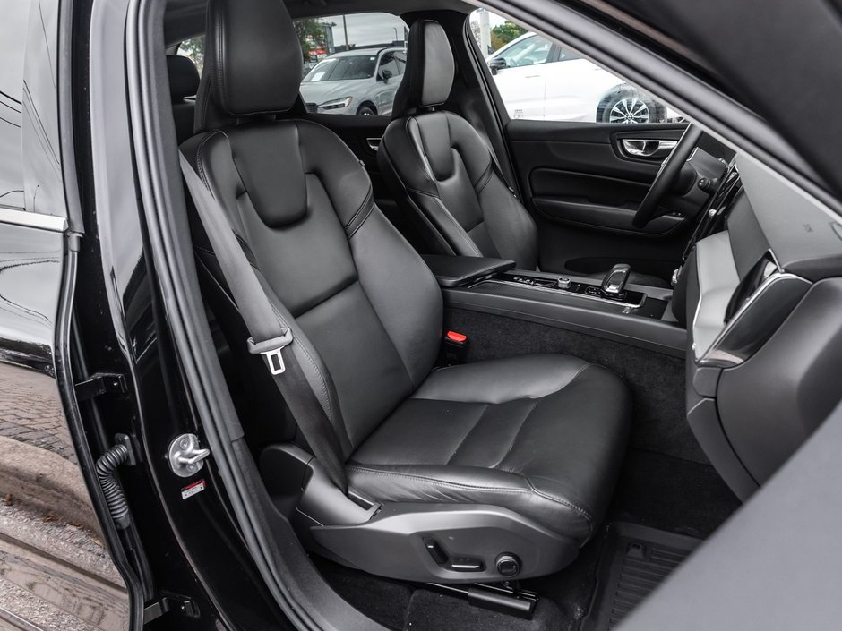 2023 Volvo XC60 Core-20