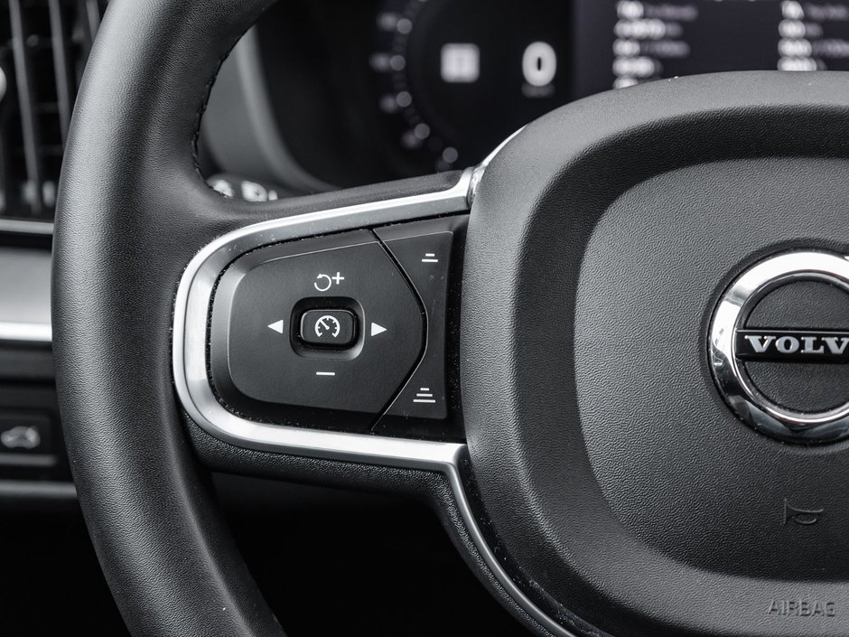 2023 Volvo XC60 Core-9