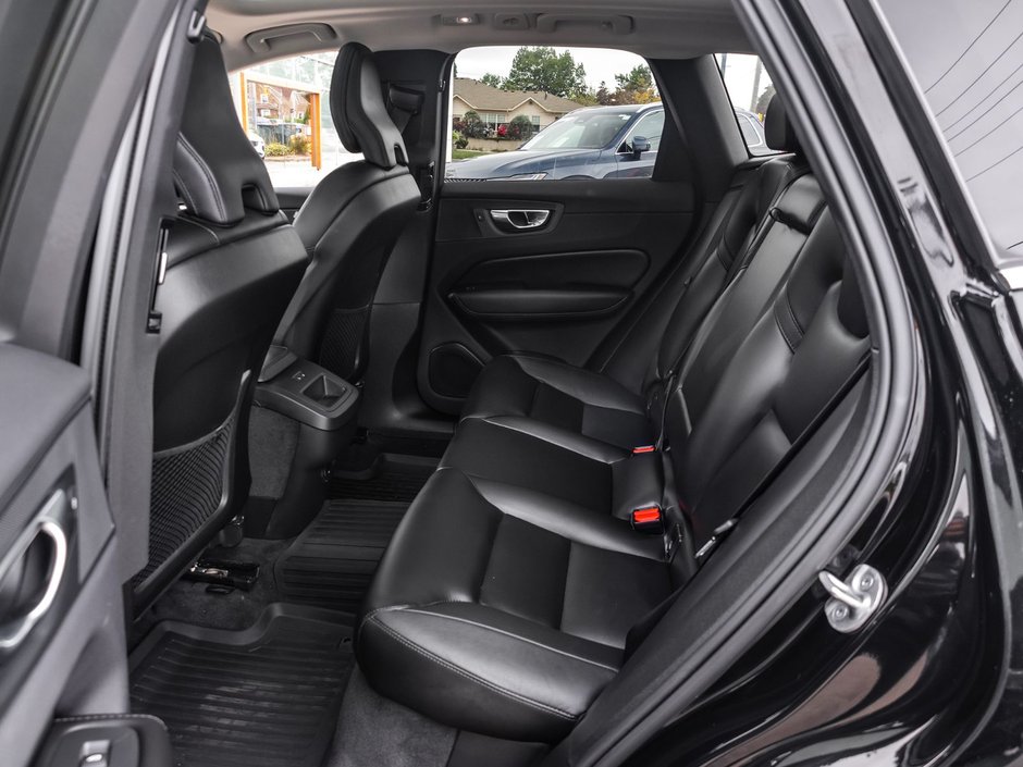 2023 Volvo XC60 Core-21