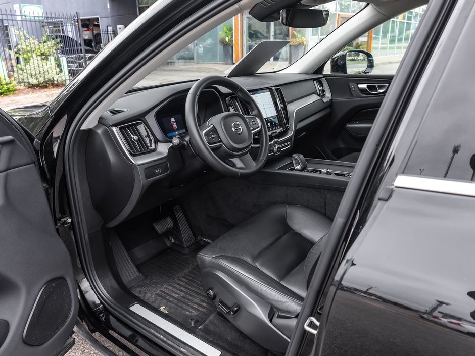 2023 Volvo XC60 Core-7