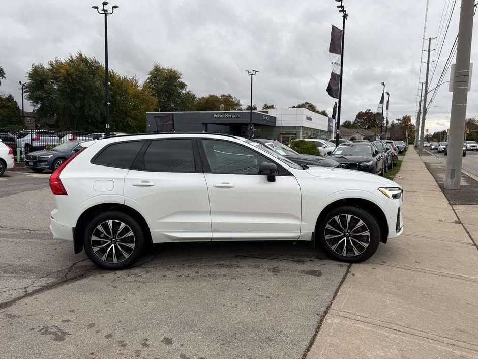 2024 Volvo XC60 Plus Dark Theme-8