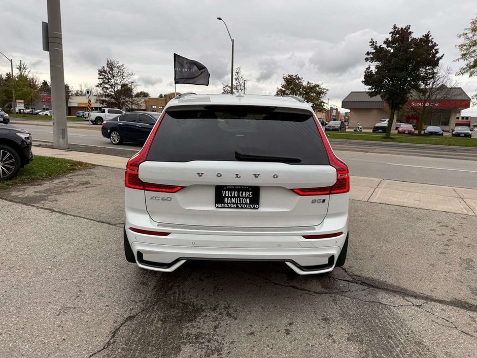 2024 Volvo XC60 Plus Dark Theme-11