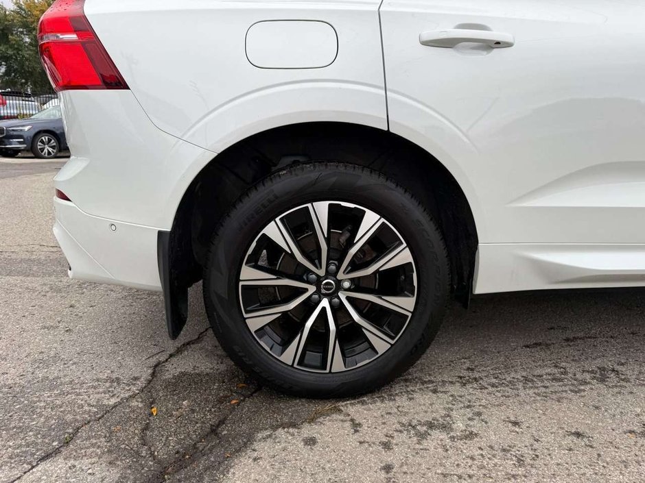 2024 Volvo XC60 Plus Dark Theme-25