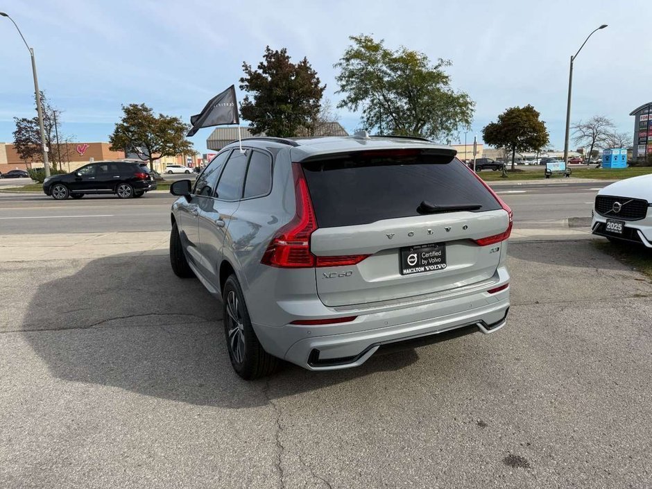 2024 Volvo XC60 Core Dark Theme-11