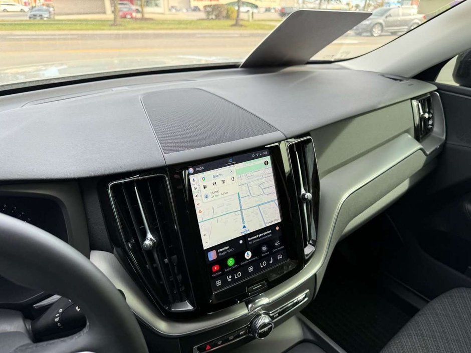 2024 Volvo XC60 Core Dark Theme-30