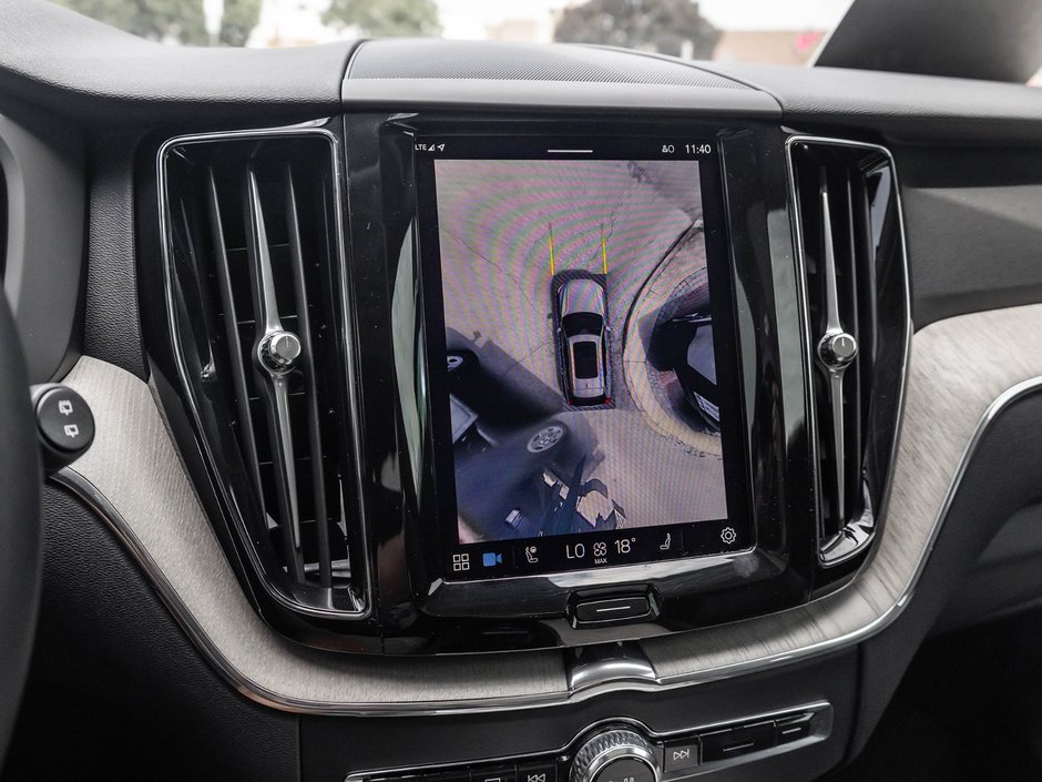 2025 Volvo XC60 Plus Dark Theme-16