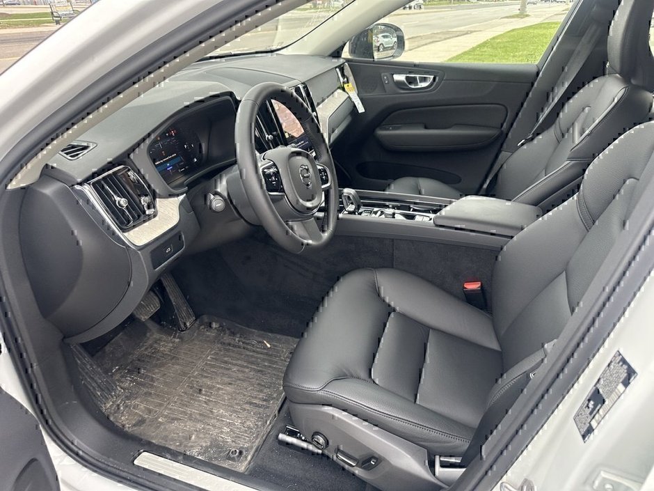 2025 Volvo XC60 Plus Dark Theme-9
