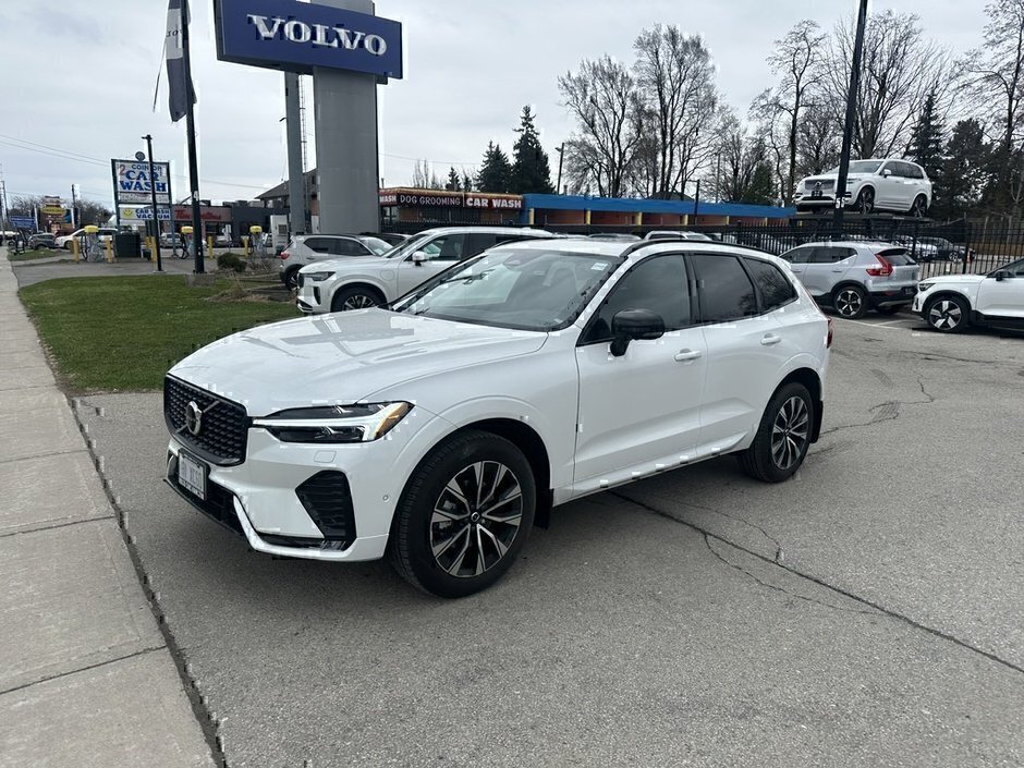 2025 Volvo XC60 Plus Dark Theme-1