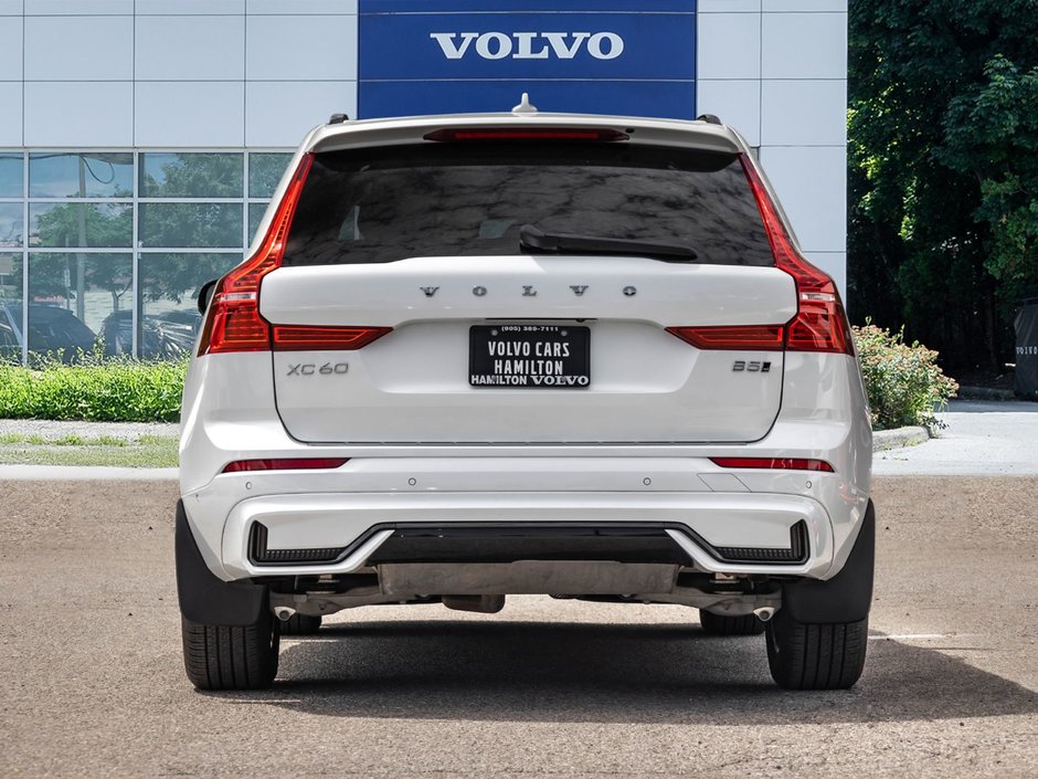 2025 Volvo XC60 Plus Dark Theme-7